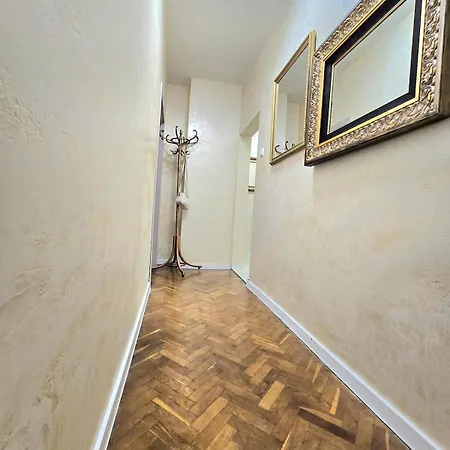 Liya House Apartament *